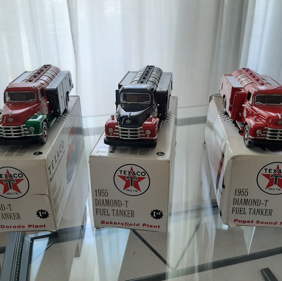1955 DIAMOND-T FUEL TANKER TEXACO TOY TRUCK BUNDLE - Picture 1 of 12